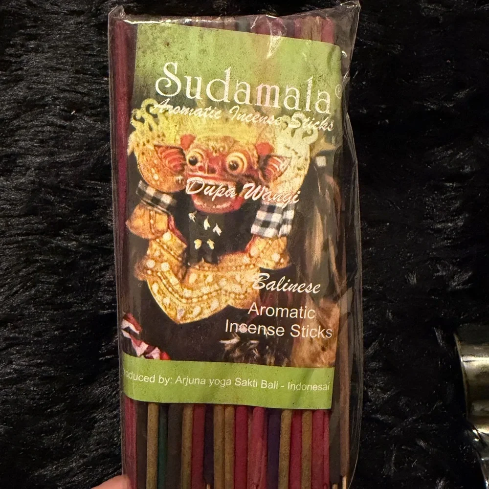 Sudamala Balinese Aromatic Incense Sticks with Metal Holder